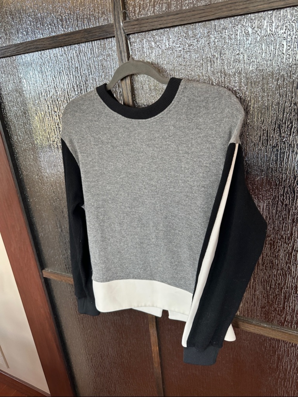Sandro Women’s Grey, Black & White Colorblock Crewneck Sweater size Med - Picture 4 of 11